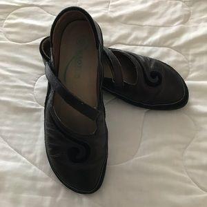 Naot leather shoes
